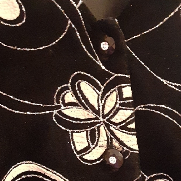 Black Floral Embroidered Blouse - Picture 6 of 8